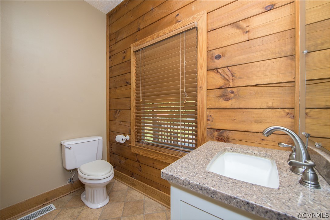 142 Social Hall Road New Canton, VA 23123 - Photo 12 of 46 Gallery Image 12