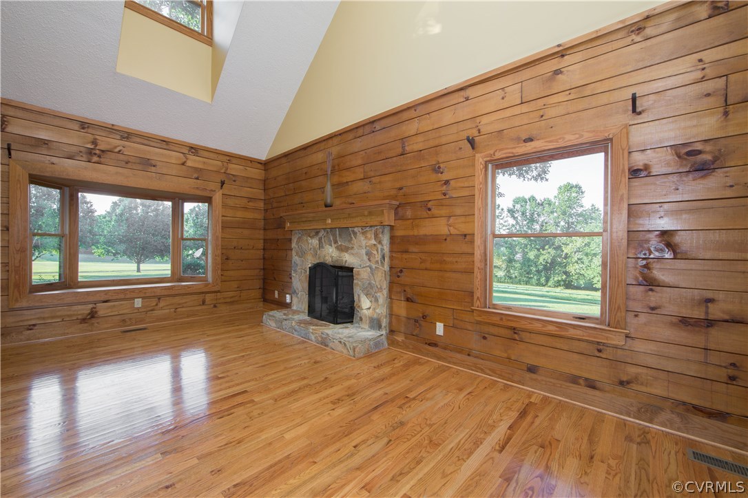 142 Social Hall Road New Canton, VA 23123 - Photo 3 of 46 Gallery Image 3