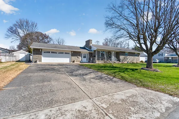 $349,900 | 20 Willow Street, Rotterdam, NY 12306