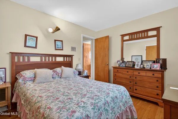 $349,900 | 20 Willow Street, Rotterdam, NY 12306