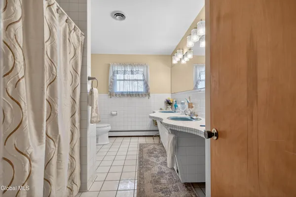 $349,900 | 20 Willow Street, Rotterdam, NY 12306