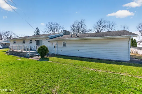 $349,900 | 20 Willow Street, Rotterdam, NY 12306