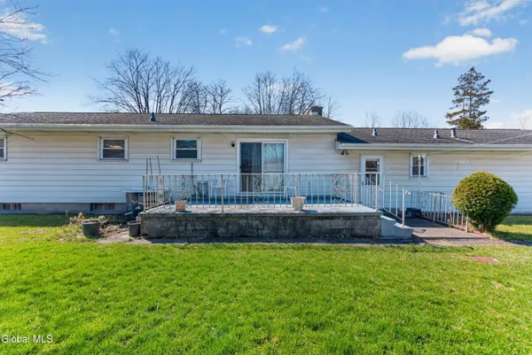 $349,900 | 20 Willow Street, Rotterdam, NY 12306