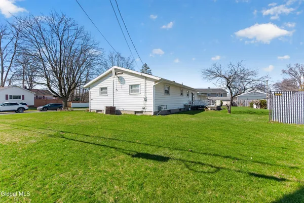 $349,900 | 20 Willow Street, Rotterdam, NY 12306