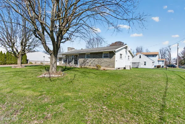 $349,900 | 20 Willow Street, Rotterdam, NY 12306