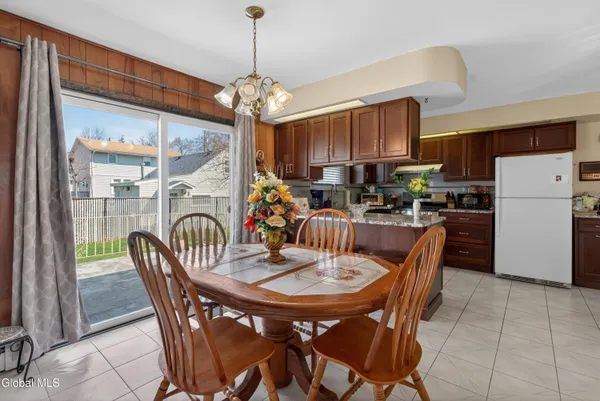 $349,900 | 20 Willow Street, Rotterdam, NY 12306