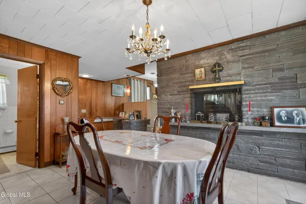 $349,900 | 20 Willow Street, Rotterdam, NY 12306