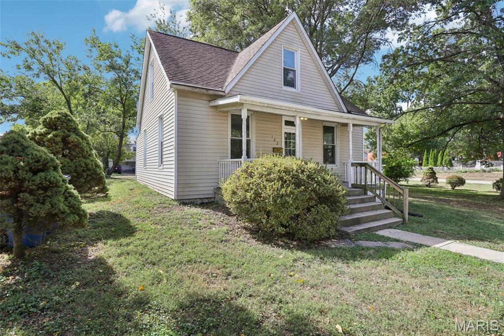 122 West 1st Street Trenton, IL 62293 - Photo 2 of 31