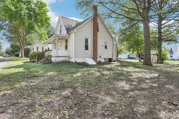 $163,500 | 122 West 1st Street, Trenton, IL 62293