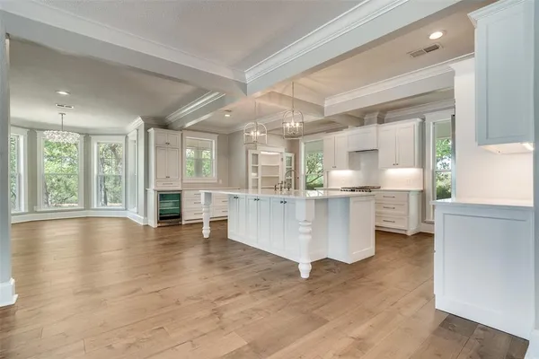 $1,250,000 | 10501 County Road 1016, Burleson, TX 76028