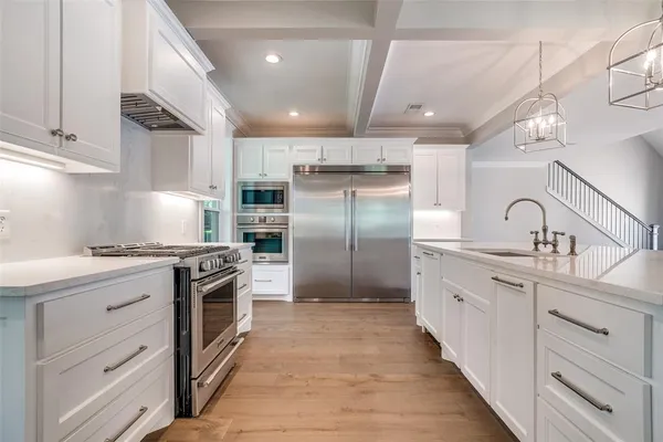 $1,250,000 | 10501 County Road 1016, Burleson, TX 76028
