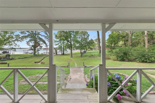 $575,000 | 323 Dyer Circle, Payne Springs, TX 75156