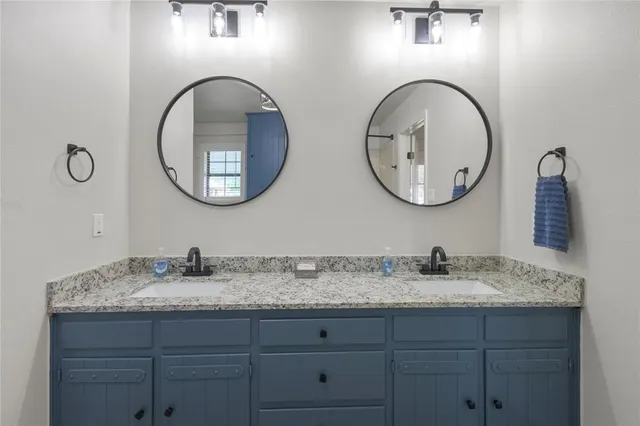 $575,000 | 323 Dyer Circle, Payne Springs, TX 75156