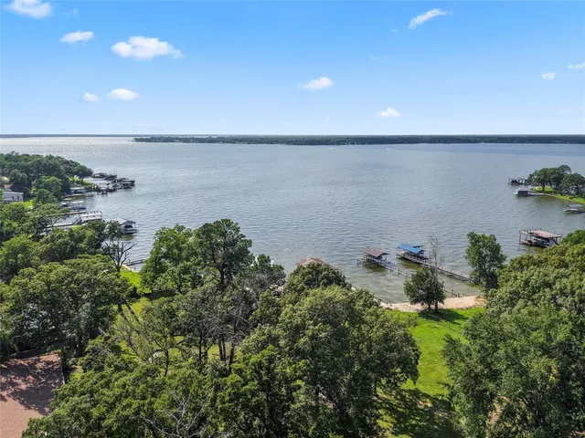 $575,000 | 323 Dyer Circle, Payne Springs, TX 75156