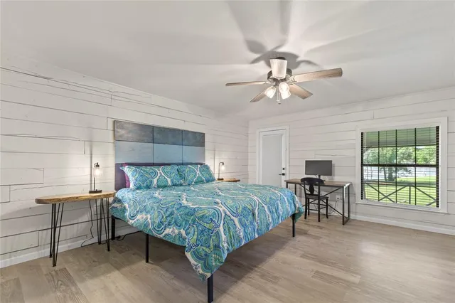 $575,000 | 323 Dyer Circle, Payne Springs, TX 75156