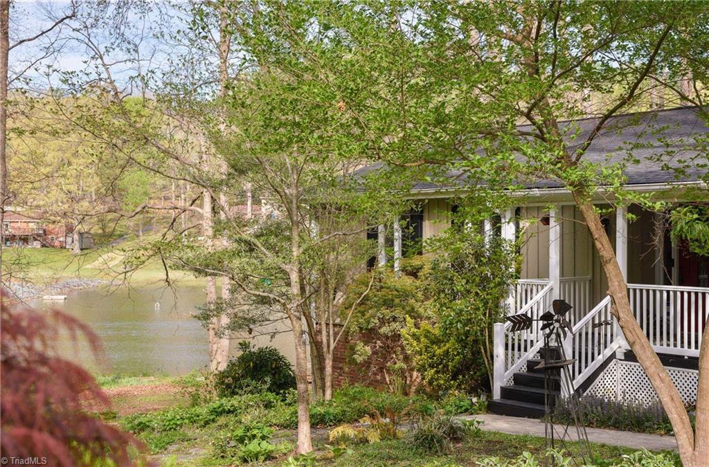 Lake living at its finest! Welcome home to Mallard Lakes!