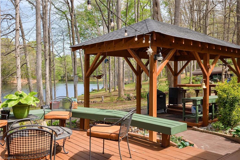 2141 Walker Road Winston-Salem, NC 27106 - Photo 42 of 50 Great outdoor bar area!