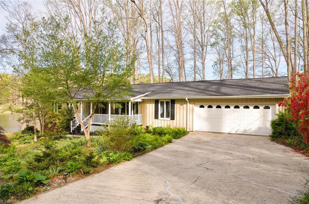 2141 Walker Road Winston-Salem, NC 27106 - Photo 48 of 50 The front yard literally comes alive in the spring!