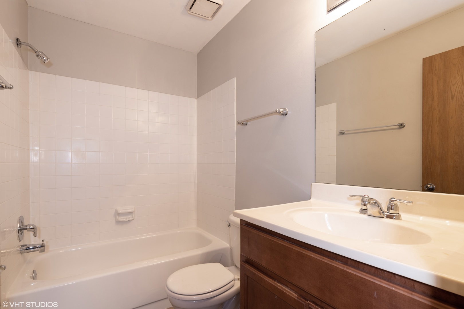 1352 McDowell Road, Unit 104 Naperville, IL 60563 - Photo 8 of 10