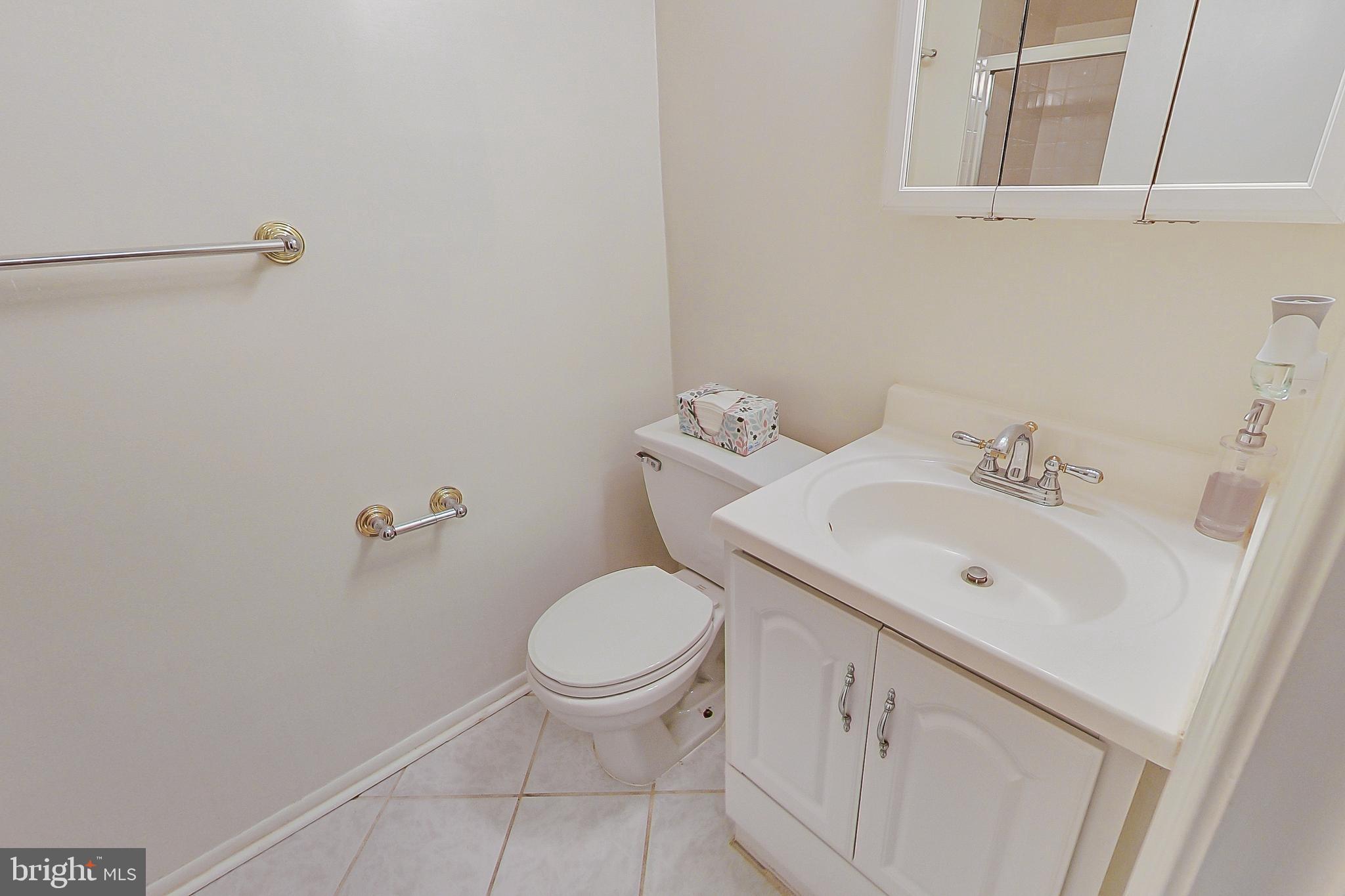 2420 Ansdel Court Reston, VA 20191 - Photo 21 of 28 Downstairs full bathroom