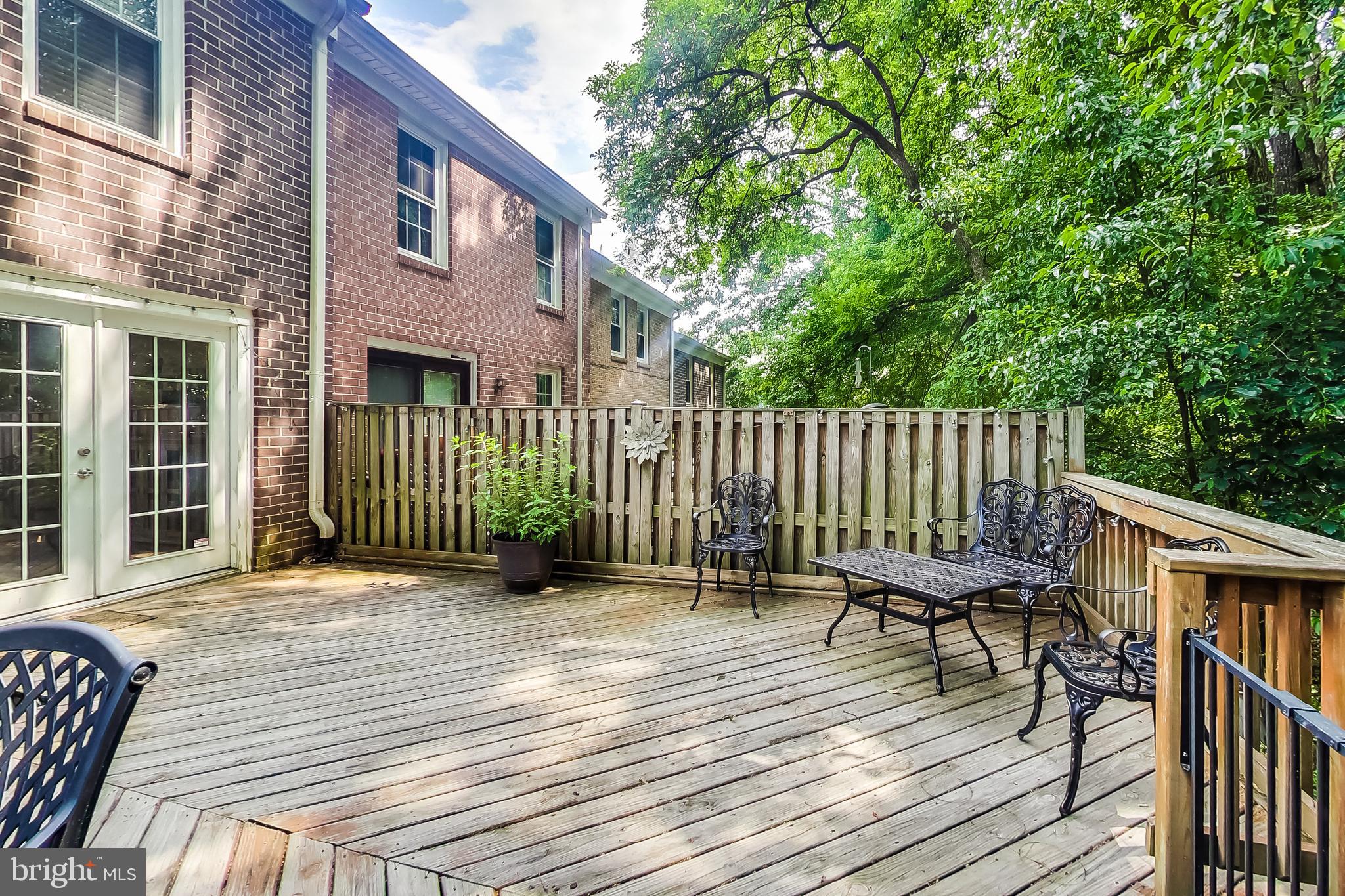2420 Ansdel Court Reston, VA 20191 - Photo 26 of 28 Backyard