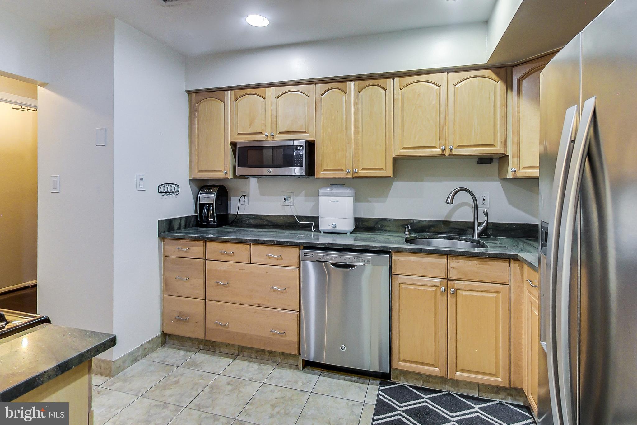 2420 Ansdel Court Reston, VA 20191 - Photo 7 of 28 Kitchen with Stainless steel