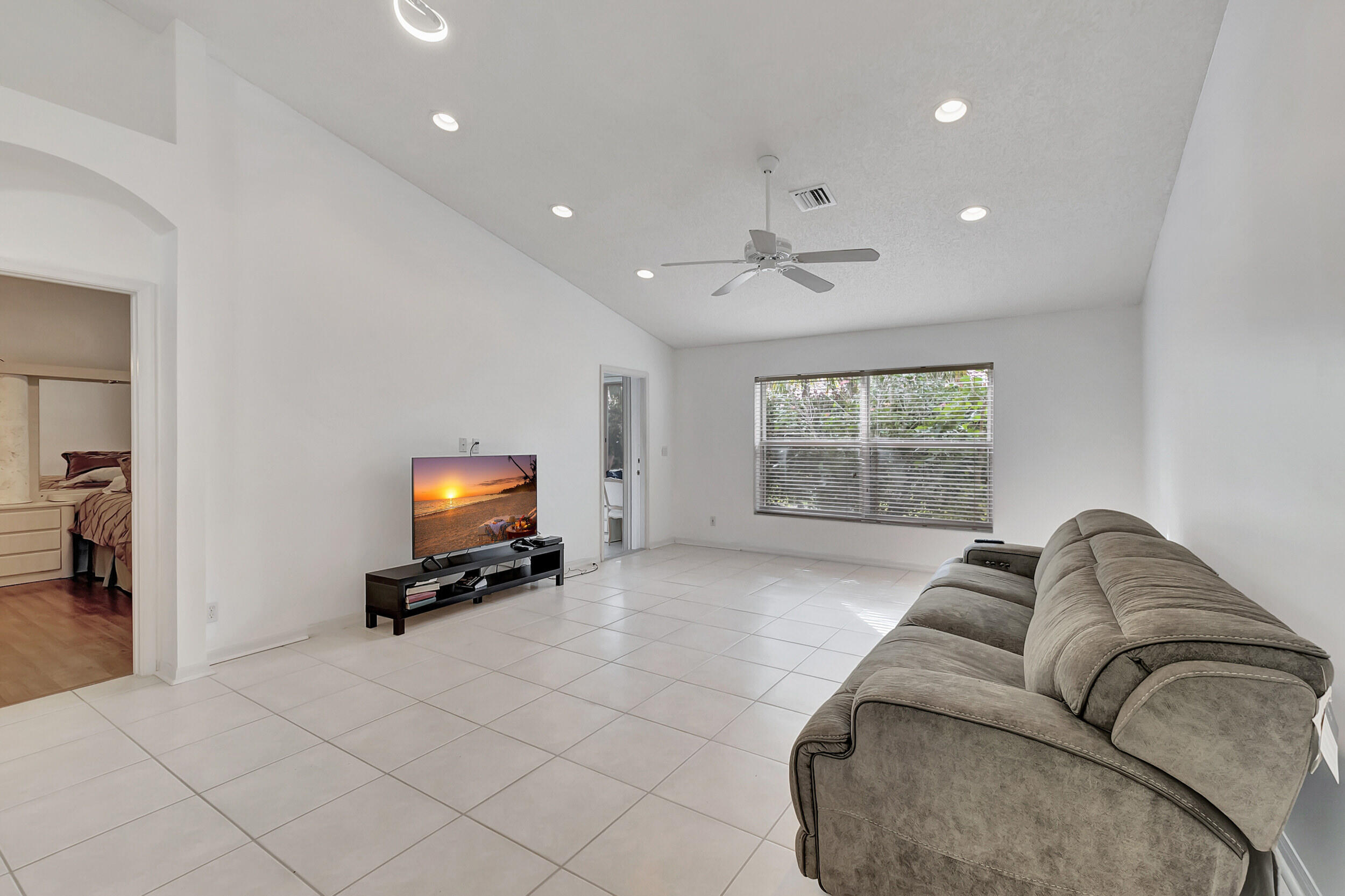 6112 Petunia Road Delray Beach, FL 33484 - Photo 2 of 29 LIVING AREA