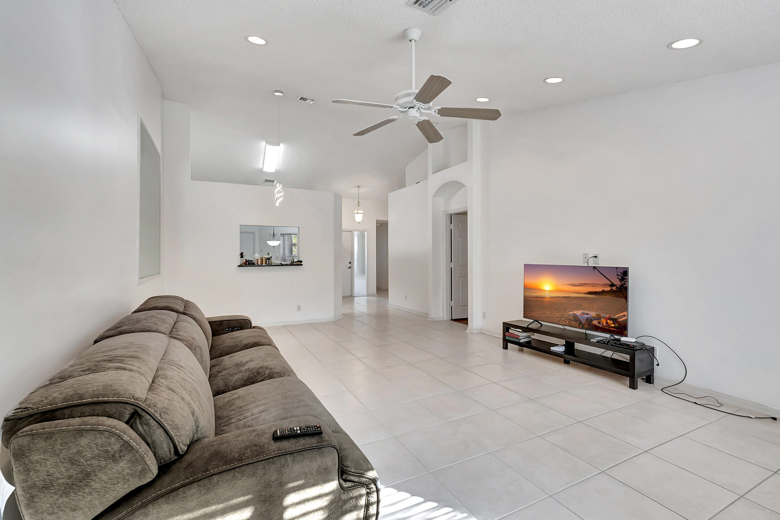 6112 Petunia Road Delray Beach, FL 33484 - Photo 3 of 29 LIVING AREA