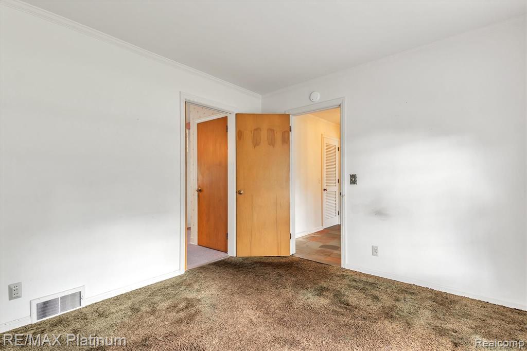 110 Riddle Street Howell, MI 48843 - Photo 12 of 39 Gallery Image 12
