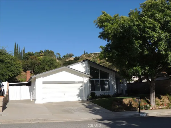 $855,000 | 27246 Vía Marcia, Saugus, CA 91350