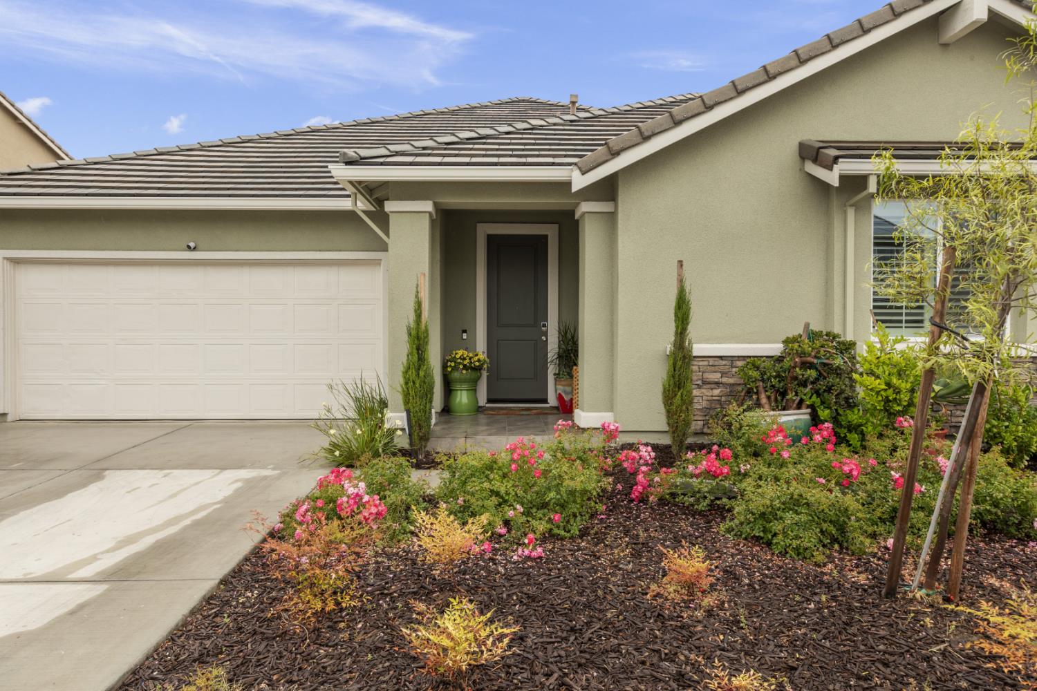 3380 Nightfall Drive Manteca, CA 95337 - Photo 5 of 43