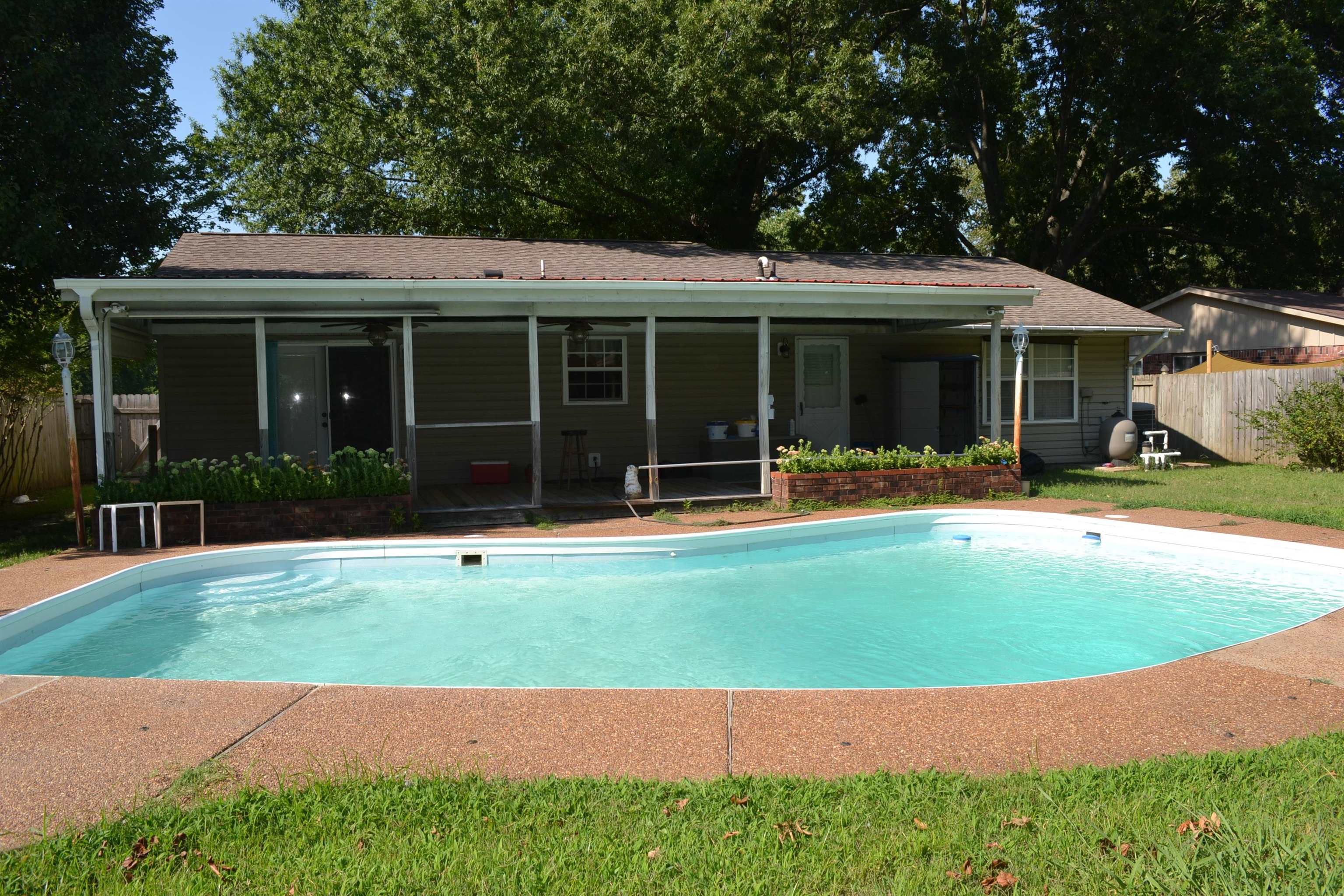 4625 Vincent Road Millington, TN 38053 - Photo 4 of 13 Gallery Image 4