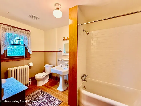 $2,995 | 421 Albany Avenue, Kingston, NY 12401