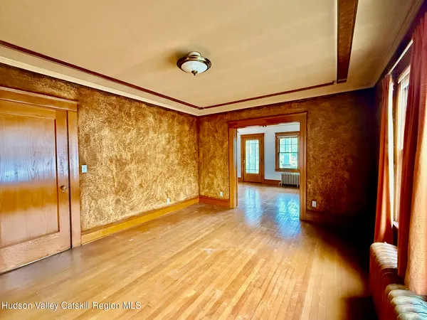 $2,995 | 421 Albany Avenue, Kingston, NY 12401