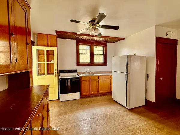 $2,995 | 421 Albany Avenue, Kingston, NY 12401