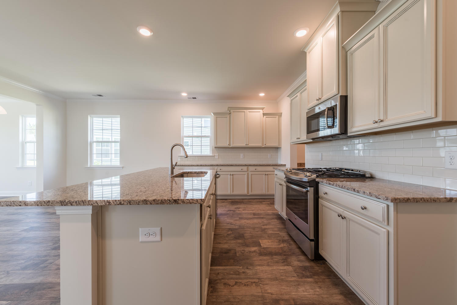 425 Spanish Wells Road Summerville, SC 29486 - Photo 9 of 31 Jasper