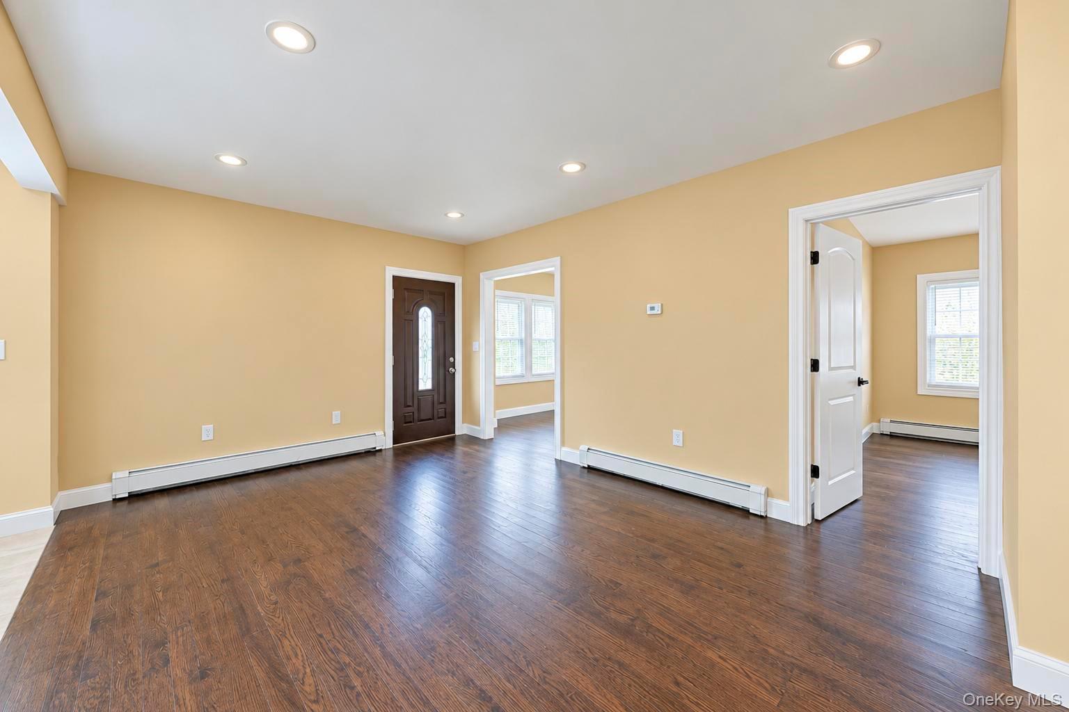 236 Plainview Road Hicksville, NY 11801 - Photo 9 of 24 Gallery Image 9