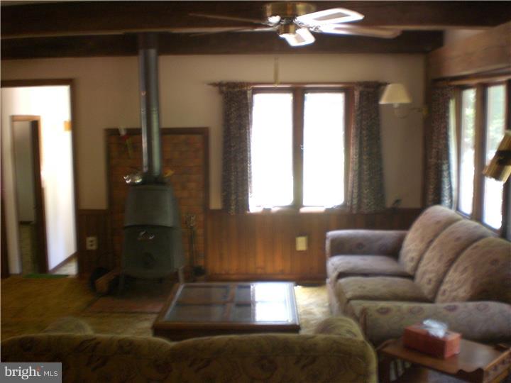 89 Oechsle Road Woodstown, NJ 08098 - Photo 14 of 24 Den