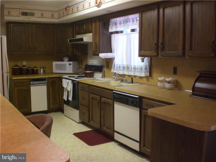 89 Oechsle Road Woodstown, NJ 08098 - Photo 8 of 24 Kitchen