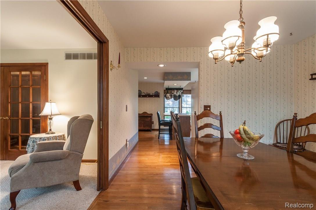 1263 West Fairview Lane Rochester, MI 48306 - Photo 14 of 30 1263 W Fairview-9.jpg
