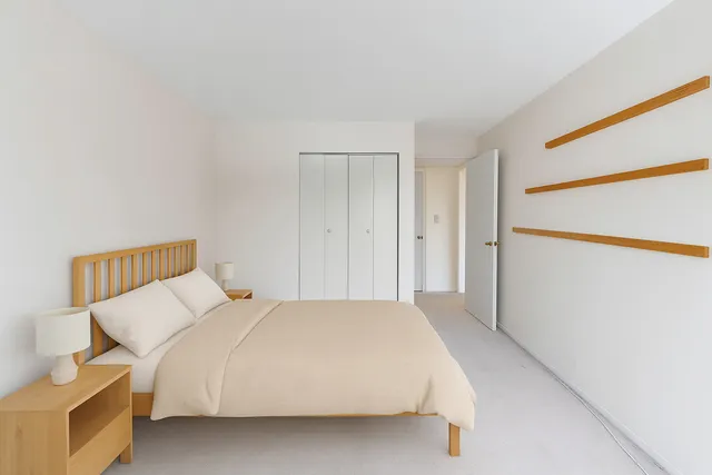 $299,000 | 6340 Americana Drive, Unit 904, Willowbrook, IL 60527