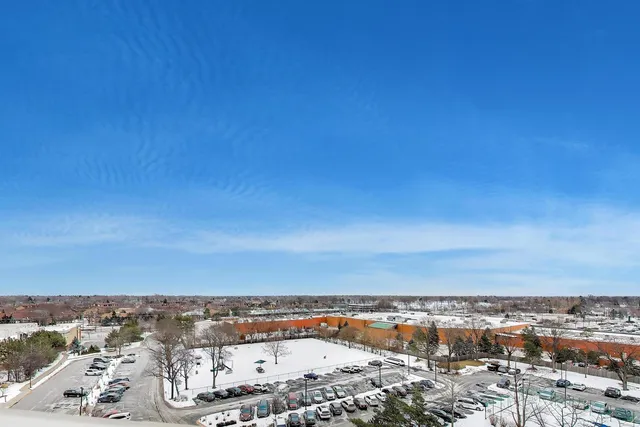 $299,000 | 6340 Americana Drive, Unit 904, Willowbrook, IL 60527