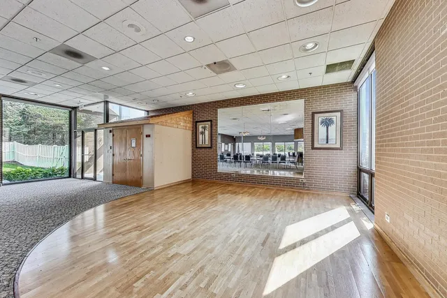 $299,000 | 6340 Americana Drive, Unit 904, Willowbrook, IL 60527