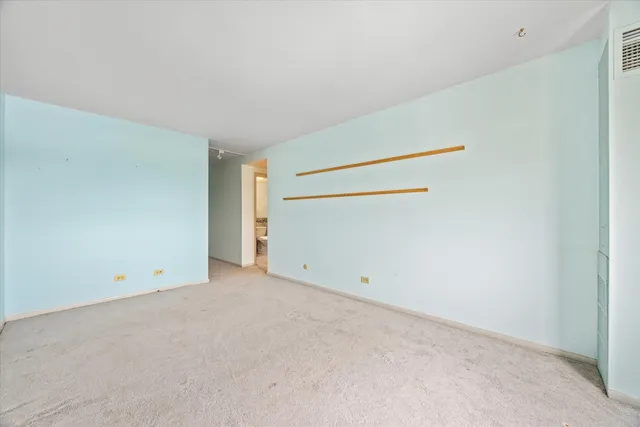 $299,000 | 6340 Americana Drive, Unit 904, Willowbrook, IL 60527