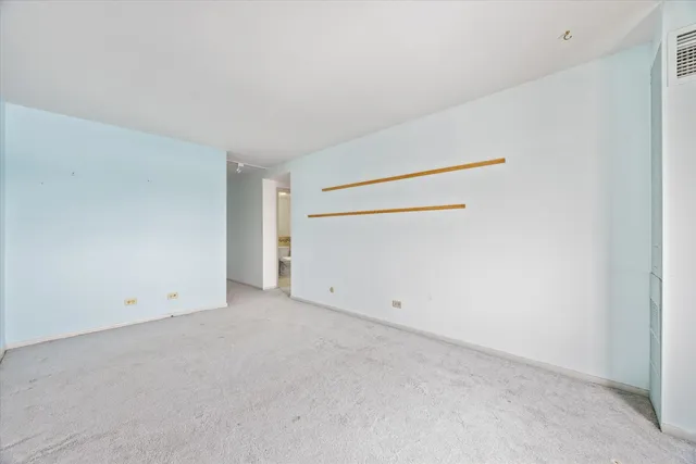 $299,000 | 6340 Americana Drive, Unit 904, Willowbrook, IL 60527