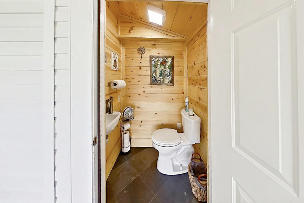 2082 Green Pond Road Aiken, SC 29803 - Photo 13 of 20 Half Bath!