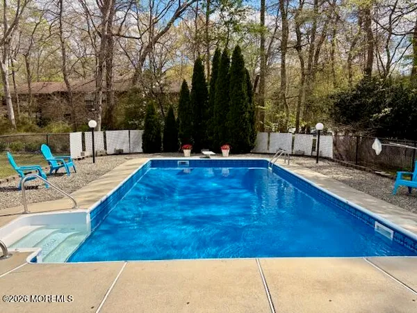 $799,000 | 7 Coventry Court, Manalapan, NJ 07726
