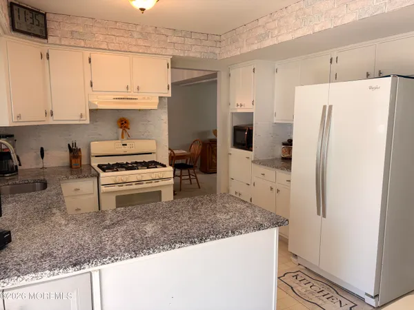 $799,000 | 7 Coventry Court, Manalapan, NJ 07726