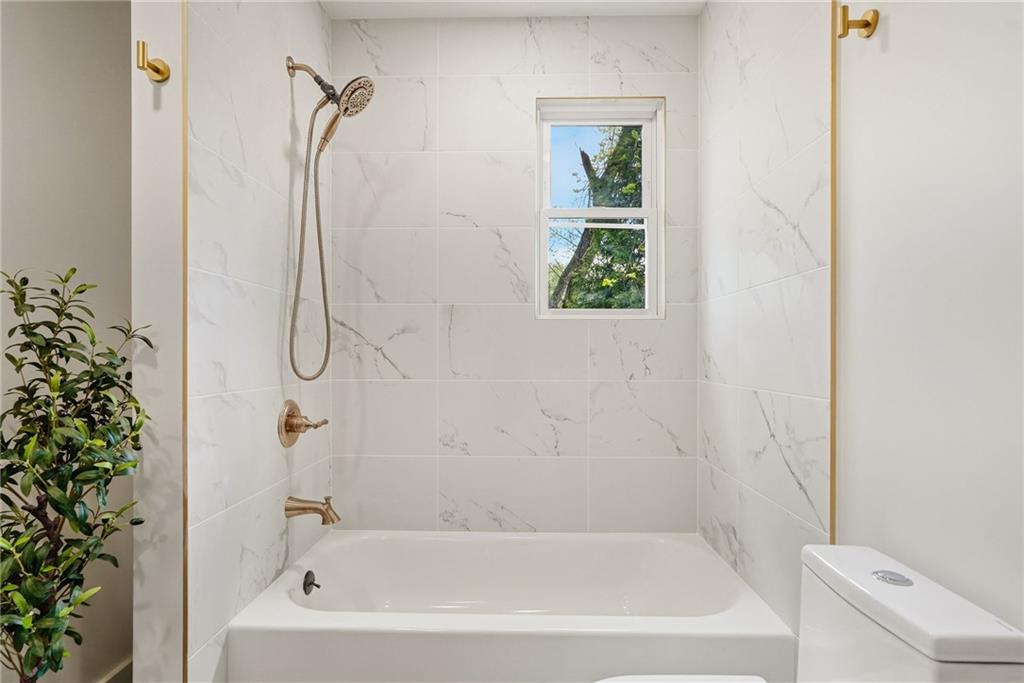 8032 Aber Road Verona, PA 15147 - Photo 23 of 37