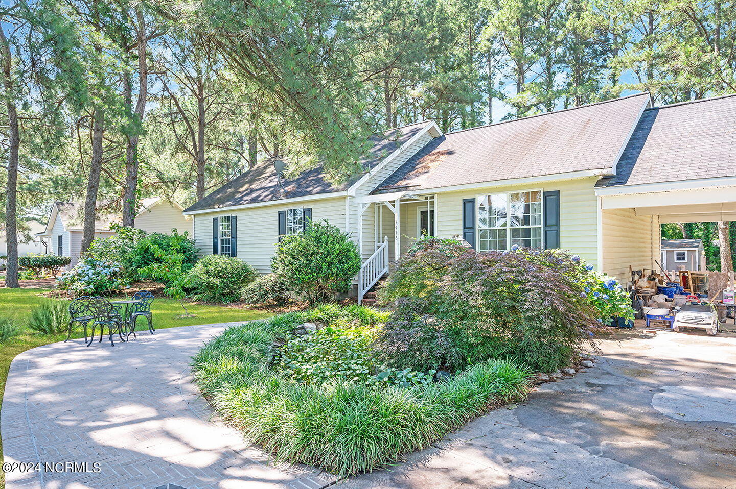 3476 Alvin Road Grimesland, NC 27837 - Photo 4 of 31 2-web-or-mls-3476 Alvin Road-00002